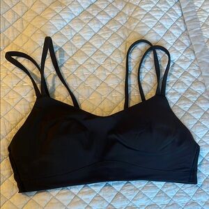 Lululemon like a cloud black sports bra